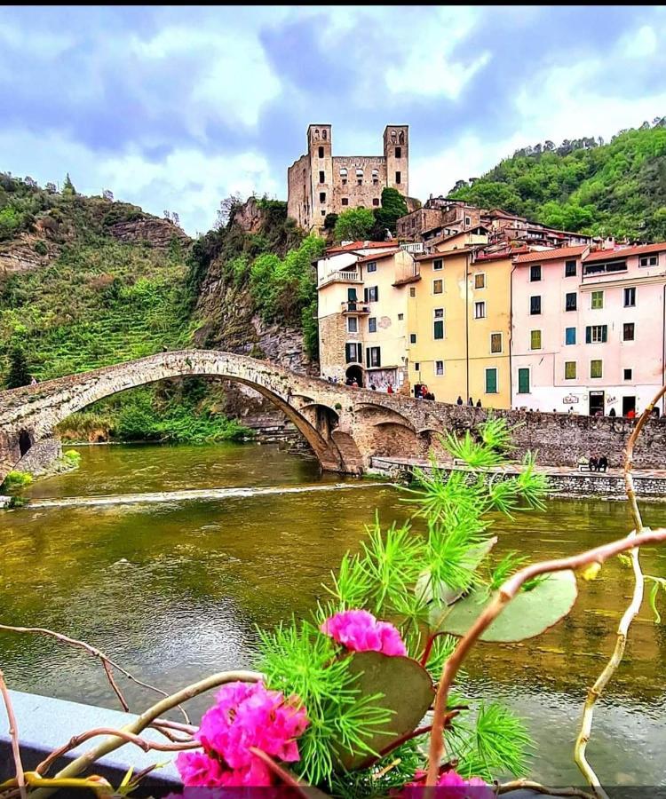 Ferienwohnung A Casa Di Fede Dolceacqua Exterior foto